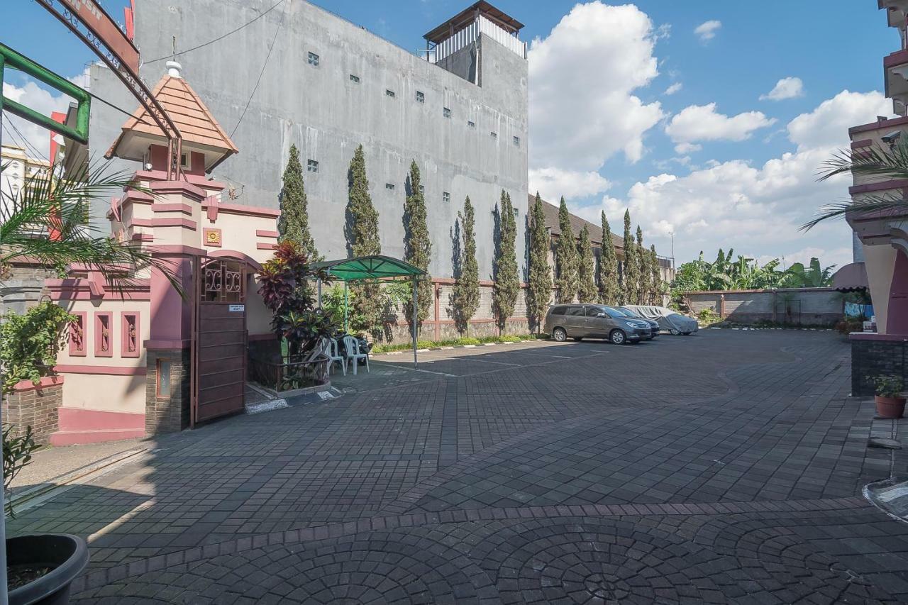 Reddoorz Near Setrasari Mall 2 Bandung Ngoại thất bức ảnh