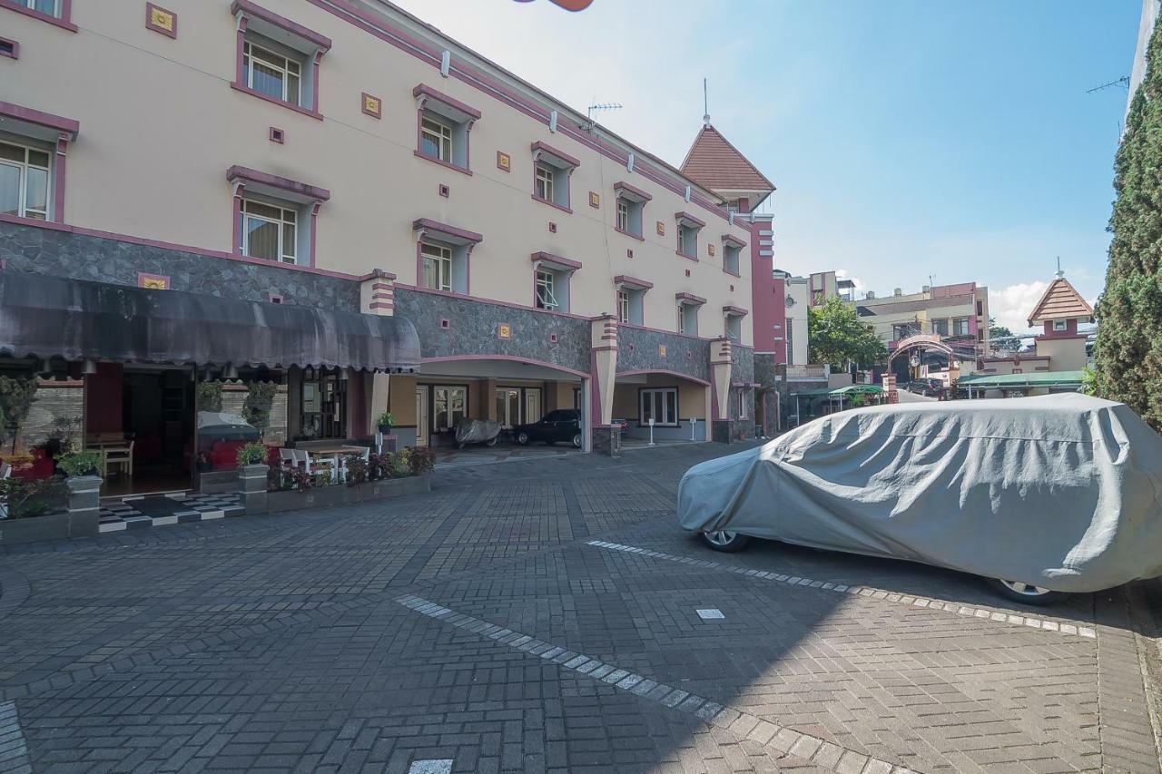 Reddoorz Near Setrasari Mall 2 Bandung Ngoại thất bức ảnh