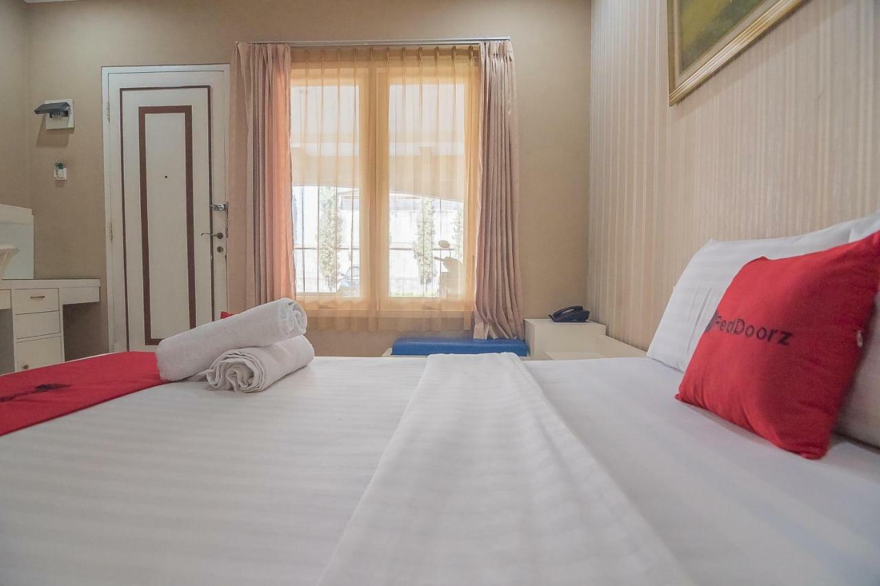 Reddoorz Near Setrasari Mall 2 Bandung Ngoại thất bức ảnh