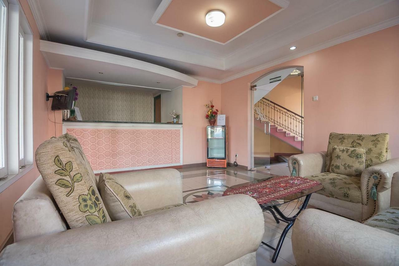 Reddoorz Near Setrasari Mall 2 Bandung Ngoại thất bức ảnh